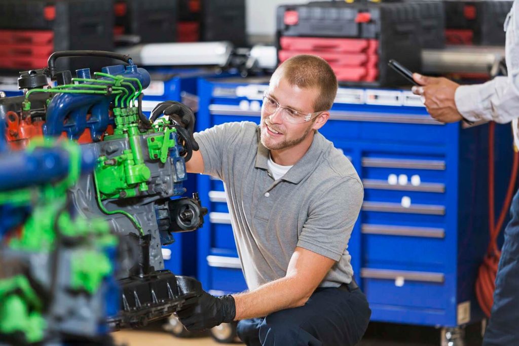 Employee mechanic